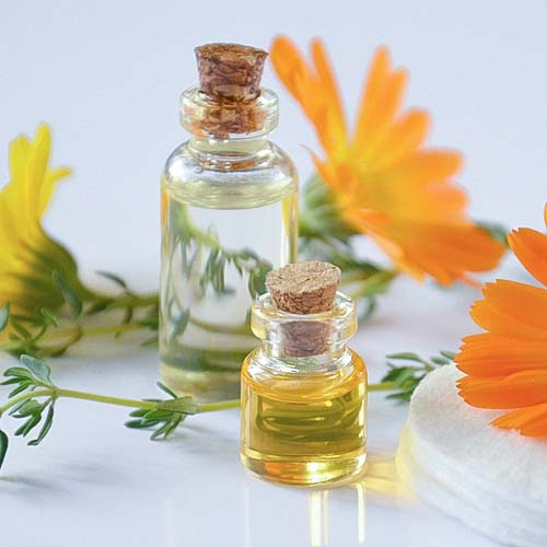 aromathérapie pot de crème composés aromatiques extraits de plantespharmacie de Bry